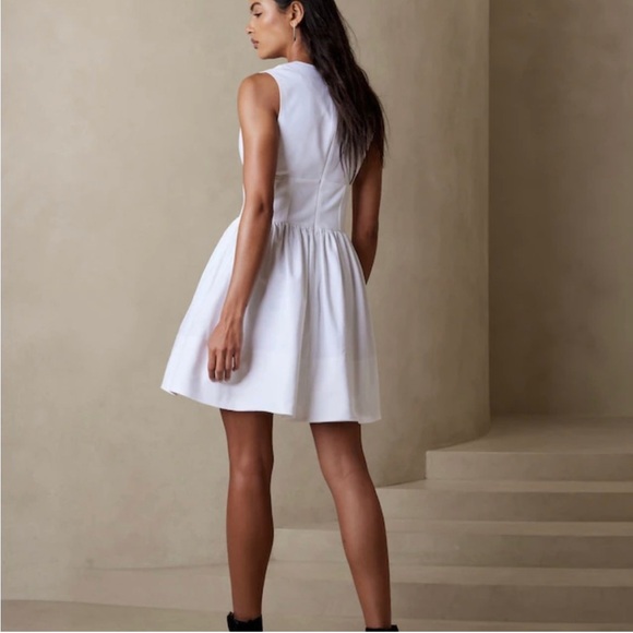 Banana Republic Crisp White Cut Out Mini Dress, Size 2 Excellent Condition - Picture 2 of 6